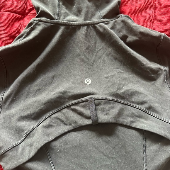 Lululemon jacket. Only selling because it’s the wrong size for me - Picture 2 of 4